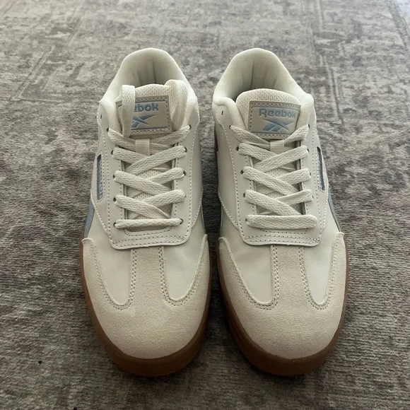 Reebok Cream and Blue Retro Sneakers with Gum Sole - Picture 2 of 5